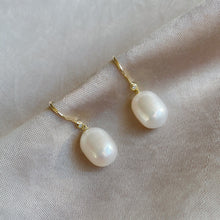 Load image into Gallery viewer, 14k Solid Gold Diamond Pearl Drop Earrings