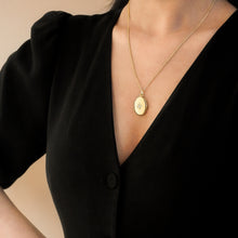 Load image into Gallery viewer, 18K Gold Vermeil Star Oval Locket Necklace