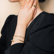 Load image into Gallery viewer, 18K Gold Vermeil Circle Bangle Bracelet