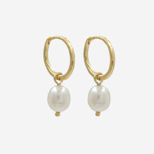 Load image into Gallery viewer, 18k Gold Vermeil Freshwater Pearl Minimal Hoop Earrings
