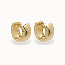 Load image into Gallery viewer, 18k Gold Vermeil Huggie Hoop Earrings
