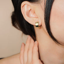 Load image into Gallery viewer, 18k Gold Vermeil Huggie Hoop Earrings