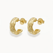 Load image into Gallery viewer, 18k Gold Vermeil Waffle Hoop Earrings