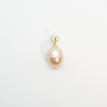 Load image into Gallery viewer, 18k Solid Gold Rose Peach Freshwater Pearl Pendant