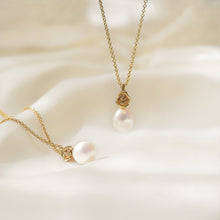 Load image into Gallery viewer, 3D-Rose Flower Freshwater Pearl Necklace in 14k Gold Vermeil