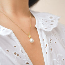Load image into Gallery viewer, 3D-Rose Flower Freshwater Pearl Necklace in 14k Gold Vermeil