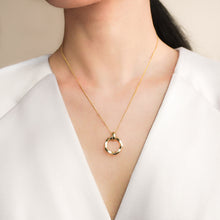 Load image into Gallery viewer, Chunky Twisted Circle Necklace in 14k Gold Vermeil