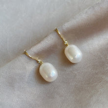 Load image into Gallery viewer, 14k Solid Gold Diamond Pearl Drop Earrings
