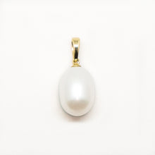 Load image into Gallery viewer, 14k Solid Gold Large Freshwater Pearl Pendant 14 mm x 10 mm
