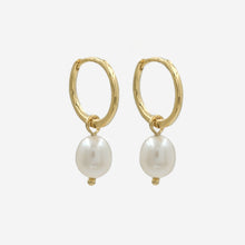 Load image into Gallery viewer, 18k Gold Vermeil Freshwater Pearl Minimal Hoop Earrings
